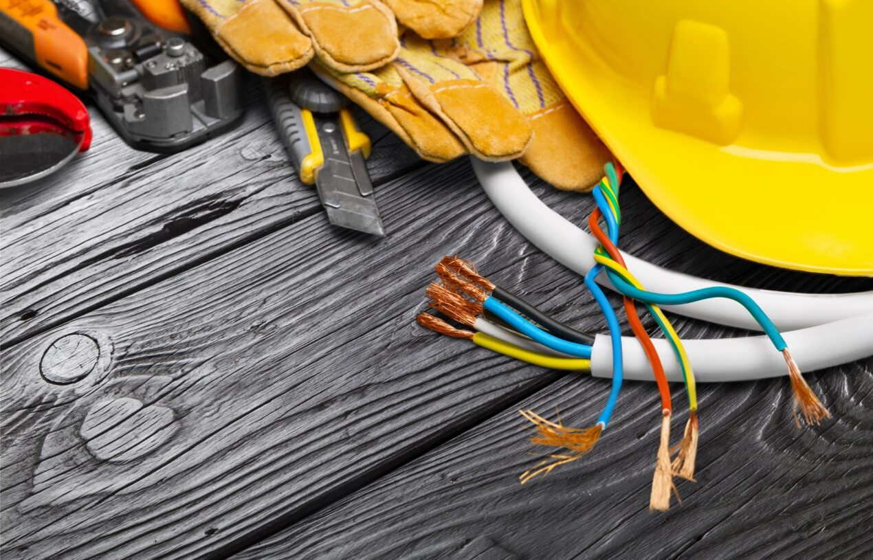 3 Big Benefits of Becoming a Construction Electrician