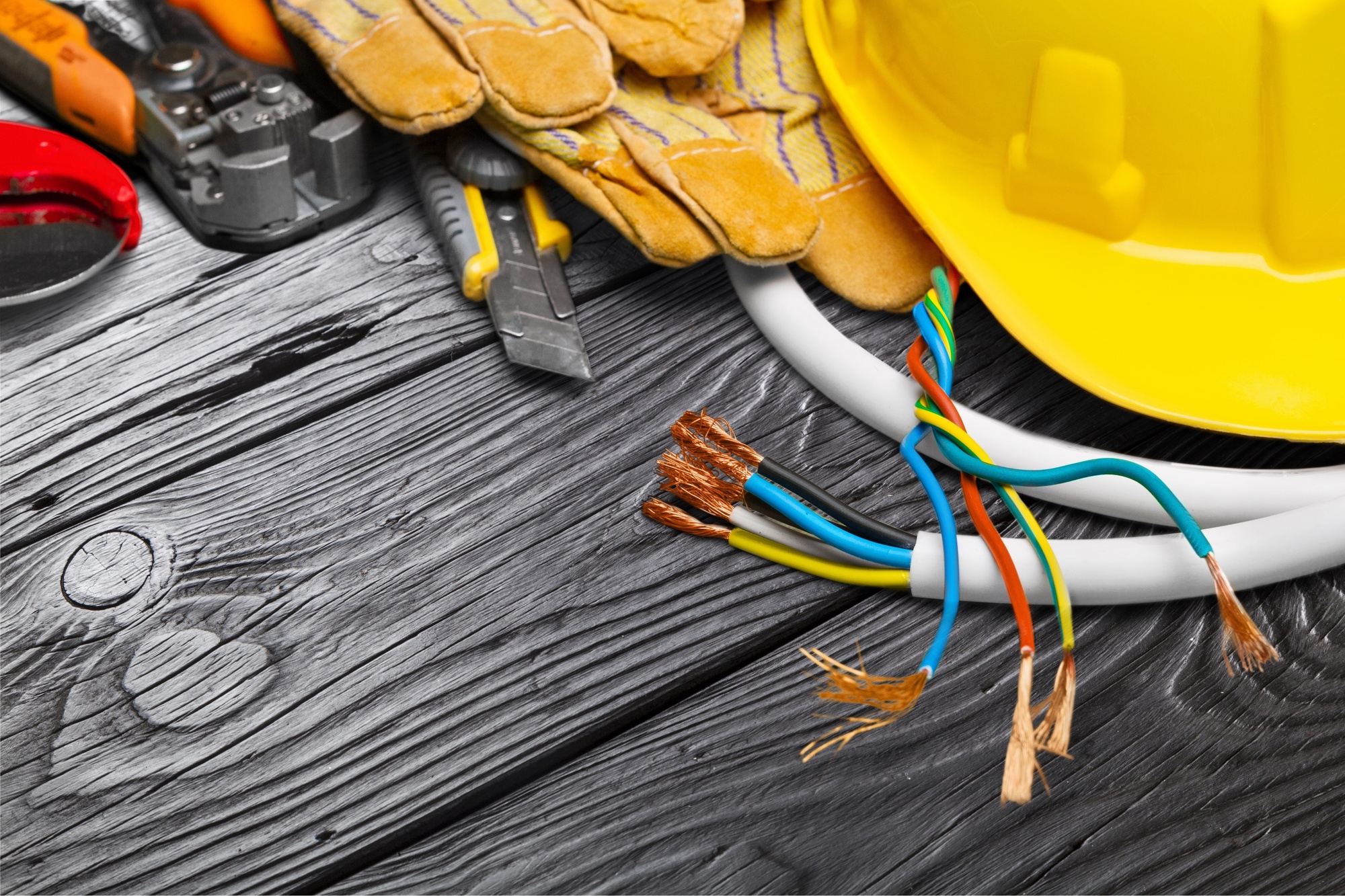 3-big-benefits-of-becoming-a-construction-electrician-my-best-works