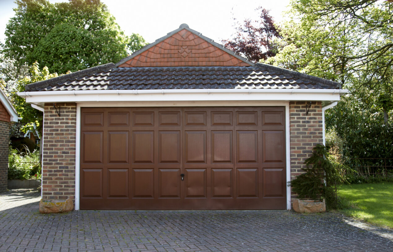 Attached vs Detached Garages: What You Need to Know