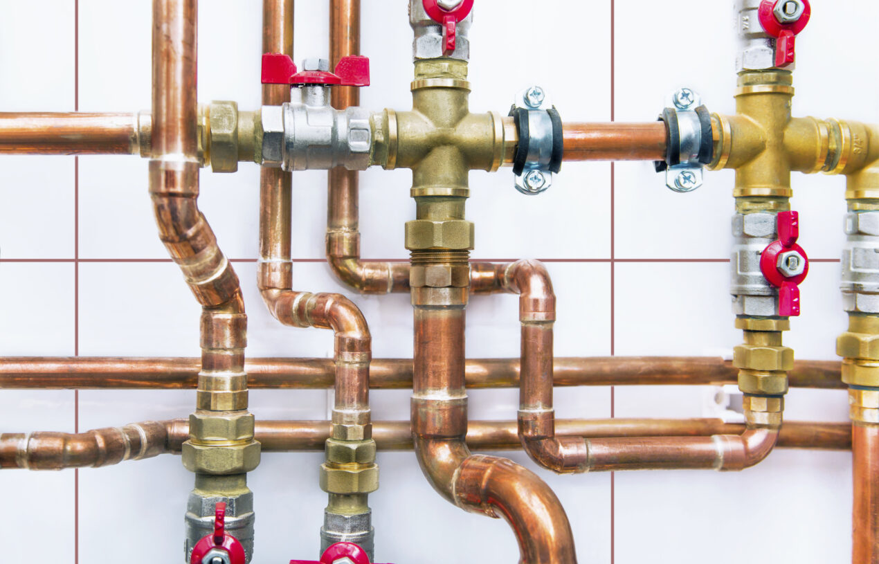 7 Signs of Leaky Plumbing Pipes in Your Home