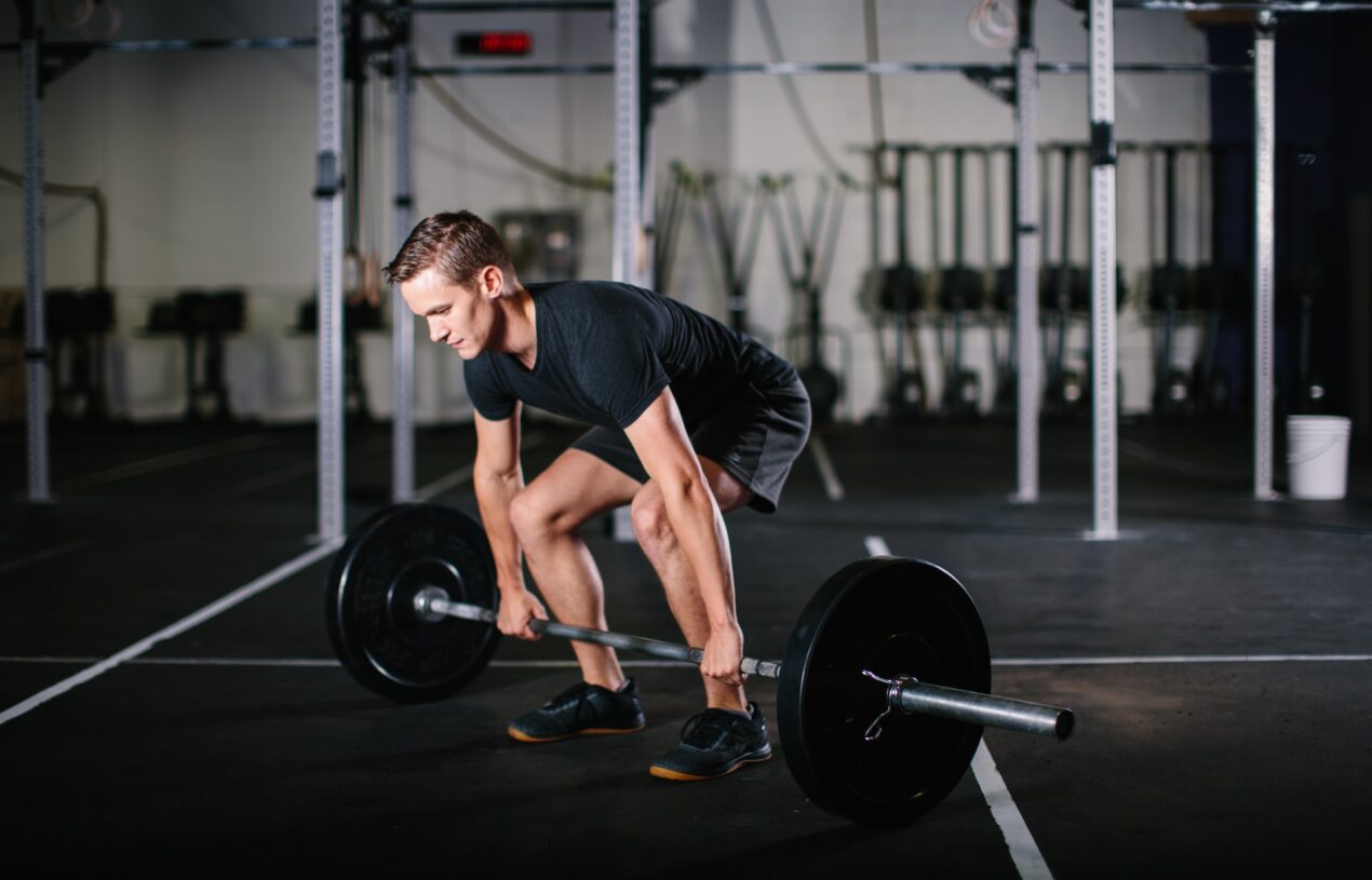 Lifting Weights Safely: Tips from a Shoulder Specialist for Gym Enthusiasts